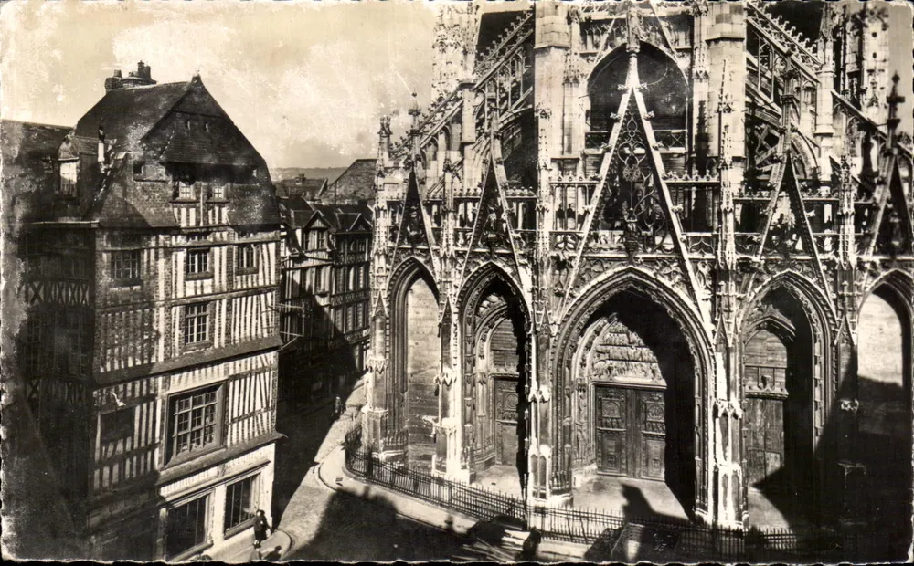 Rouen — Portal der Kirche Saint-Maclou und alte Häuser - Vorderseite
