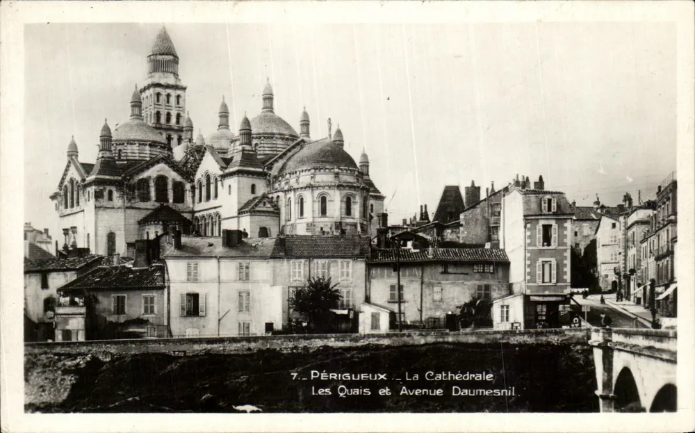 Périgueux — Die Kathedrale, Die Quais und Avenue Daumesnil — Éditions Verts Périgueux, n°7 - Vorderseite