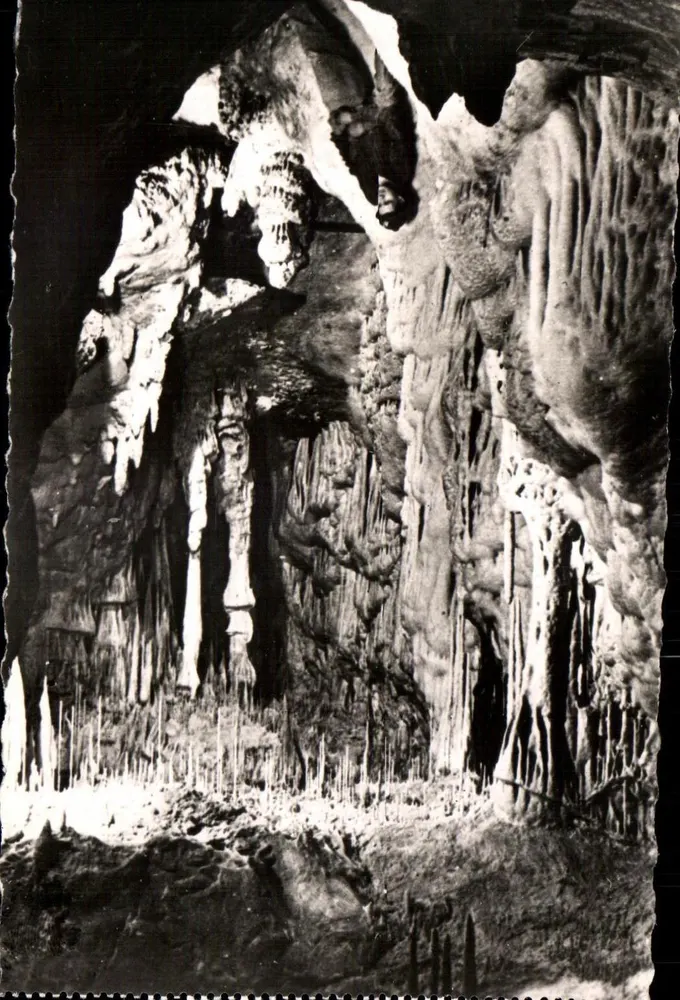 As Grutas do Observatório — Mônaco — Edições 'LA CIGOGNE' — C-9 - Frente