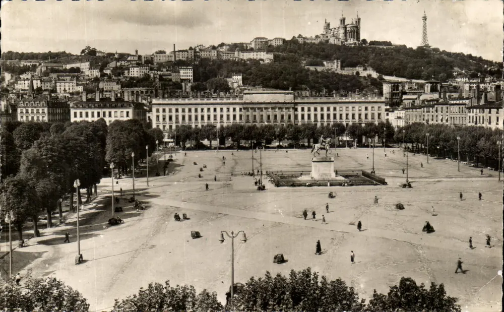 Place Bellecour — Lyon — Verlag Les Éditions Cellard, Nr. 36006 - Vorderseite