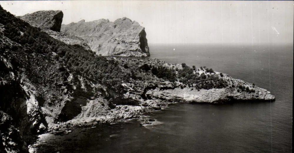 Formentor (Mallorca) — paisagem costeira rochosa — C. RIVAS - 6.030 - Frente