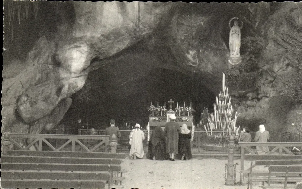 La Gruta Milagrosa — Lourdes — Edición Fotográfica Lourdes - Anverso