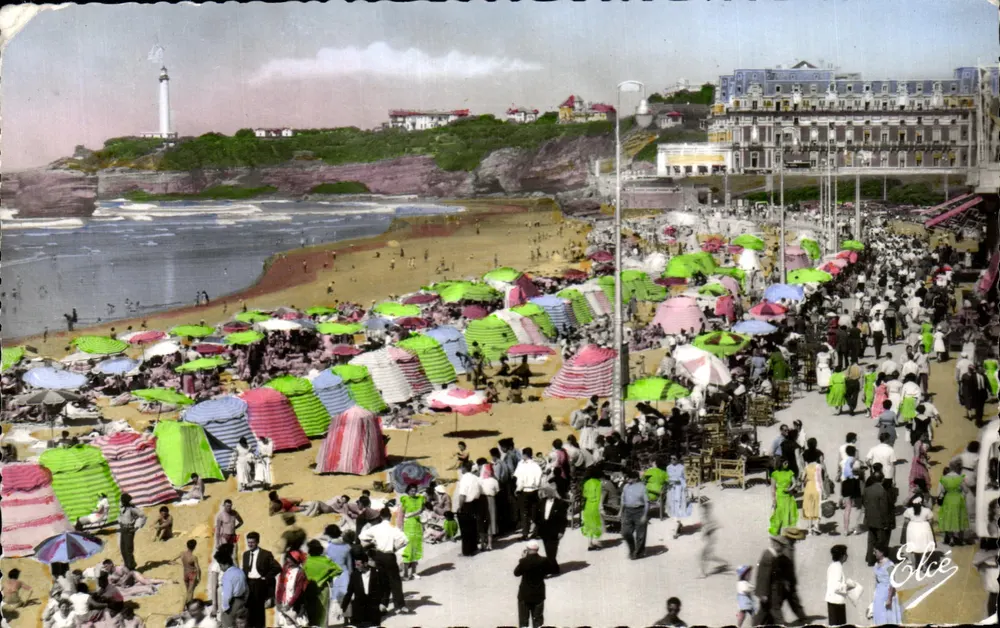 Plage de Biarritz — vue de la Grande Plage avec phare et hôtels — éditeur Elce - Frente