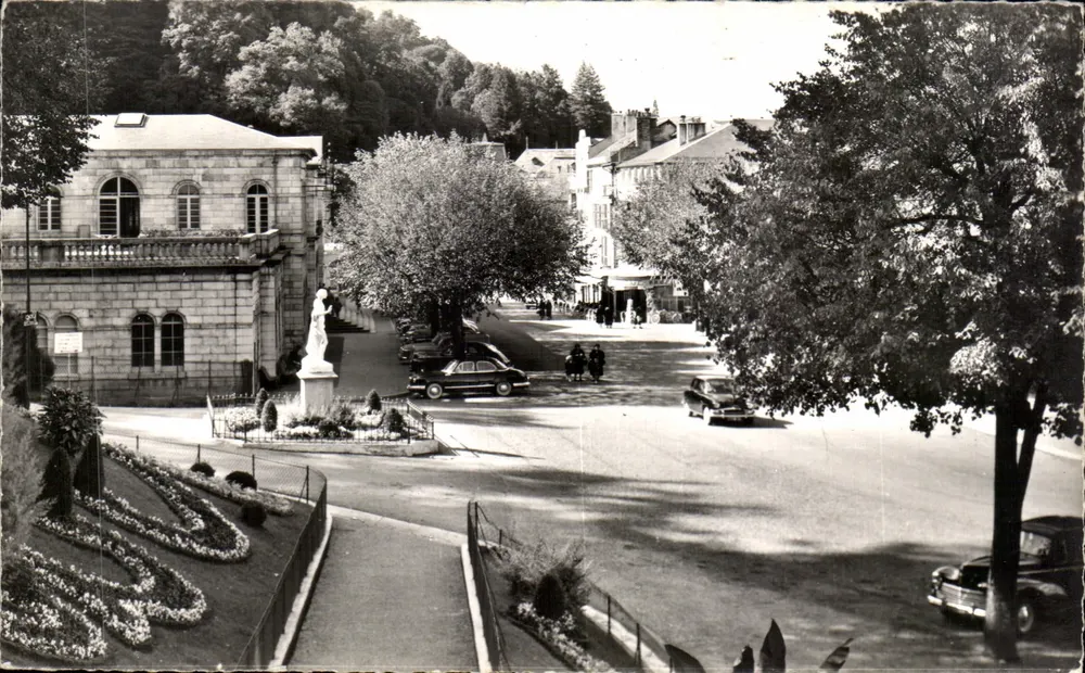 Avenue des Thermes — Bagnères-de-Bigorre - Vorderseite