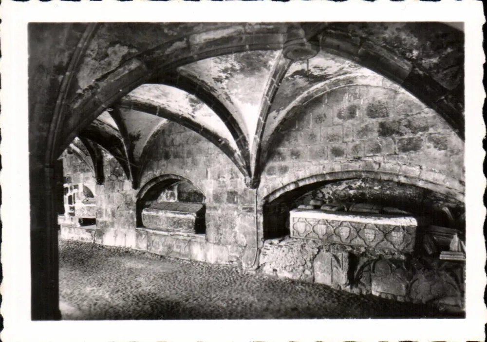 Saint-Bertrand de Comminges — A galeria dos túmulos - Frente