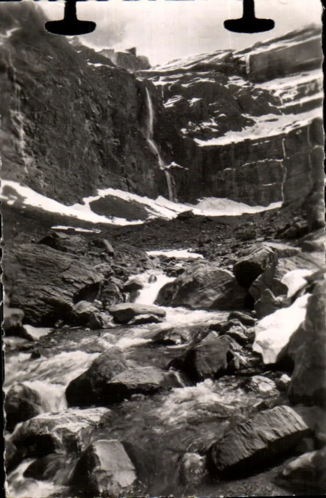 Gavarnie — O Torrente e a Grande Cachoeira — n°124 - Frente