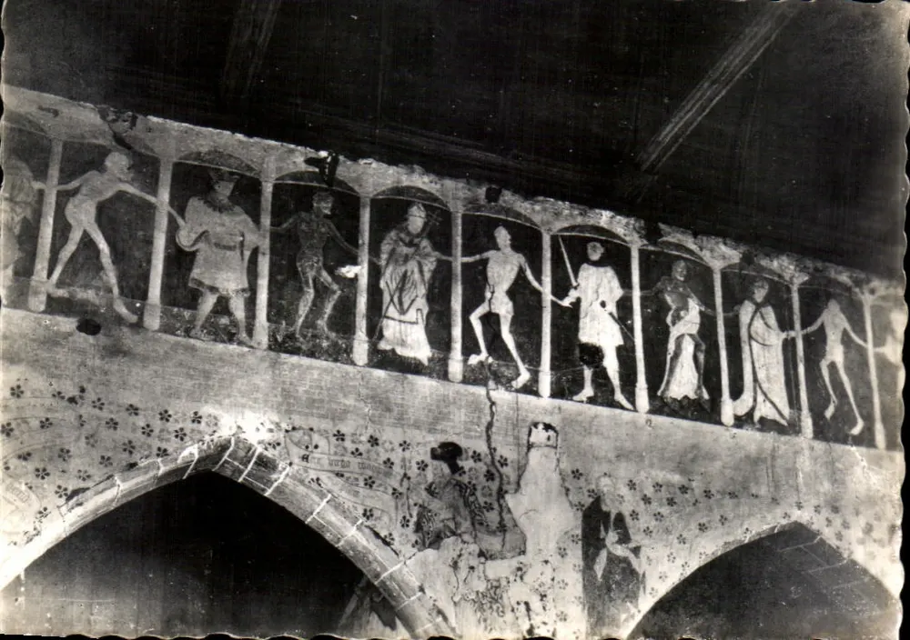 PLOUHA (C.-du-N.) - Kapelle Kermaria-an-Isquit - Fresko « La Danse Macabre » - Vorderseite