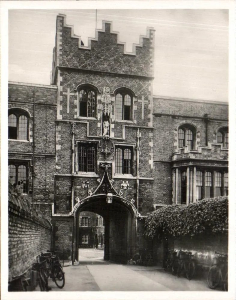 Gateway — Jesus College, Cambridge — - Frente