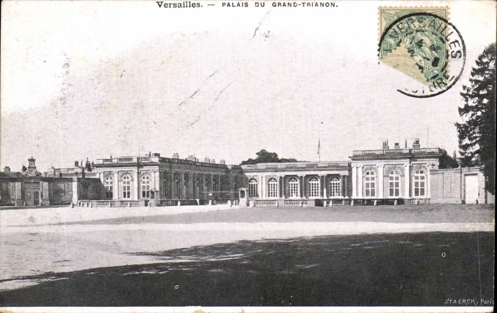 Versailles — Palácio do Grande Trianon — Staerck, Paris - Frente