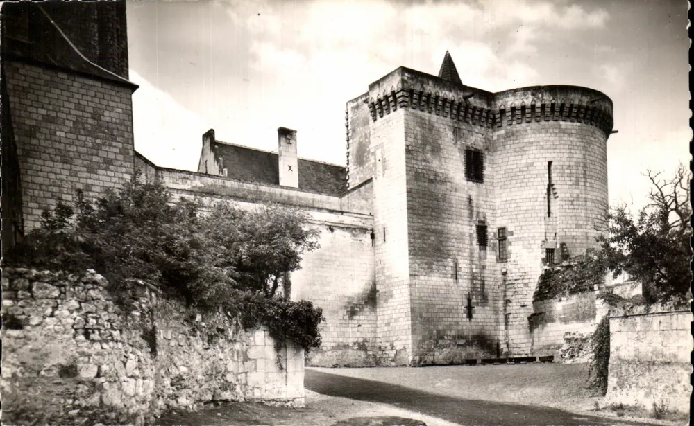Loches (Loir-et-Cher) — O Donjon — Éditions Cligny - Frente