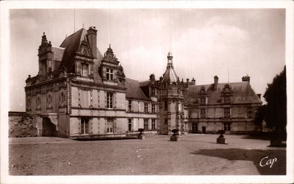 Schloss Saint-Aignan-sur-Cher — Cour d'Honneur, Partie Sud-Est — Verlag A. P. Strasbourg - Vorderseite