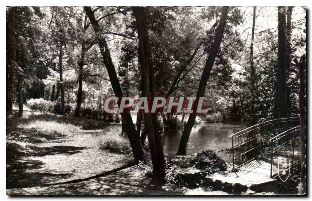 Pougués-les-Eaux — Ein Eck des Parks — Éditions du LYS - Vorderseite