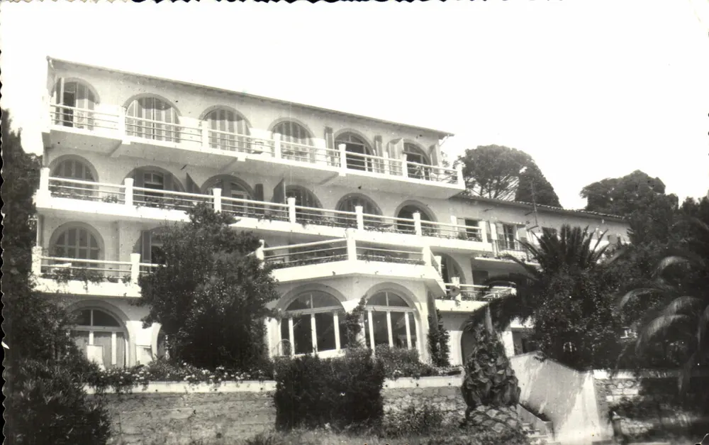 Casa de repouso em Grasse — Grasse (A.M.) — Edições E.P.L. - Frente
