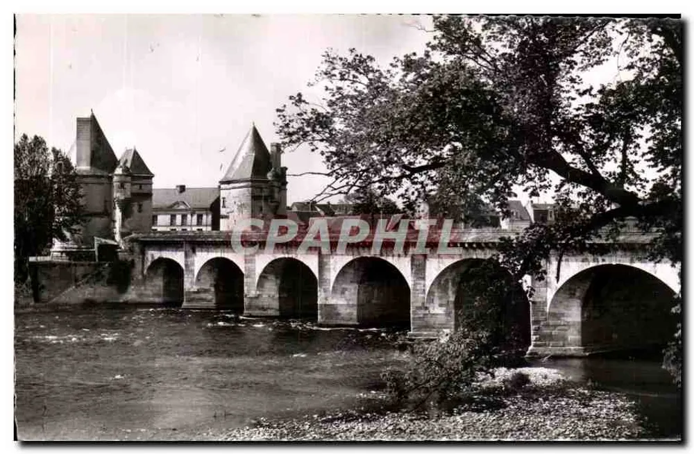 चाटेलेरॉल - पोंट - प्रकाशन क्लैटिग्नी - आगे