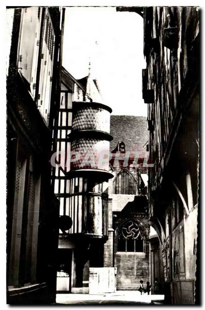 Troyes (Aube) — A Torre do Ouro — Foto J. BIENAIMÉ - Frente