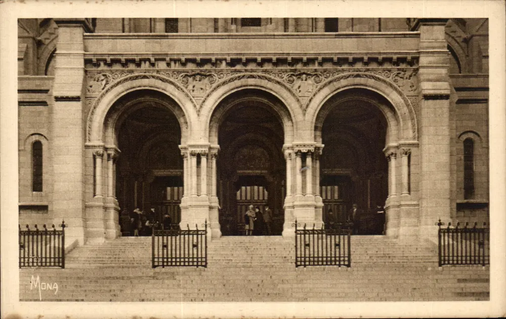 Basilika des Heiligen Herzens von Montmartre — Haupteingang — Éditions Victor Mona - Vorderseite