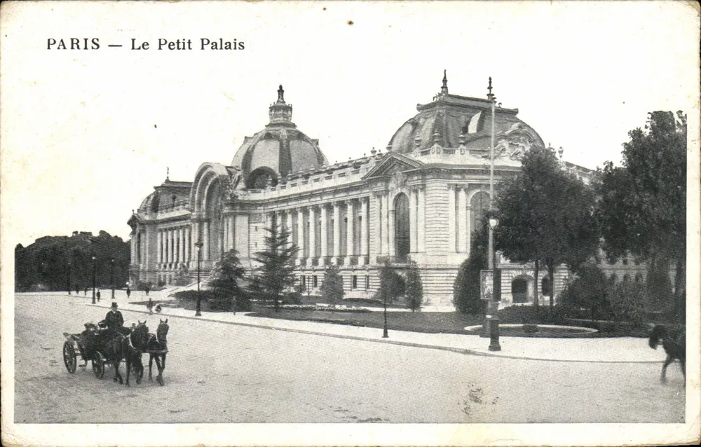 PARIS — O Pequeno Palácio - Frente