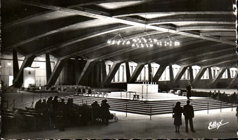 Lourdes - Basílica Subterrânea São Pio X — Edilux - Frente