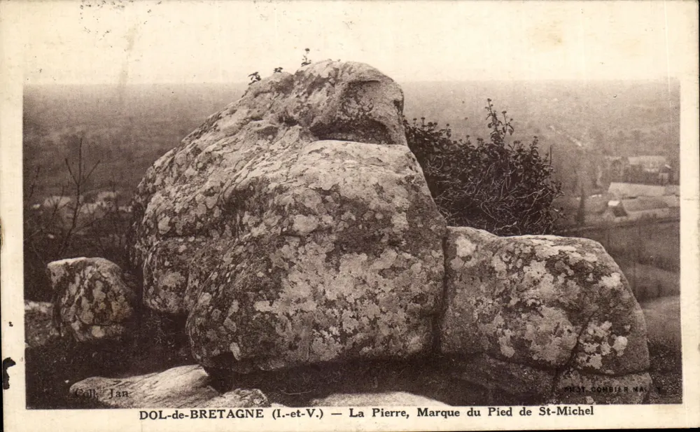 DOL-de-BRETAGNE (I.-et-V.) — Der Stein, Marke des Fußes des St. Michael — J. Combier - Vorderseite
