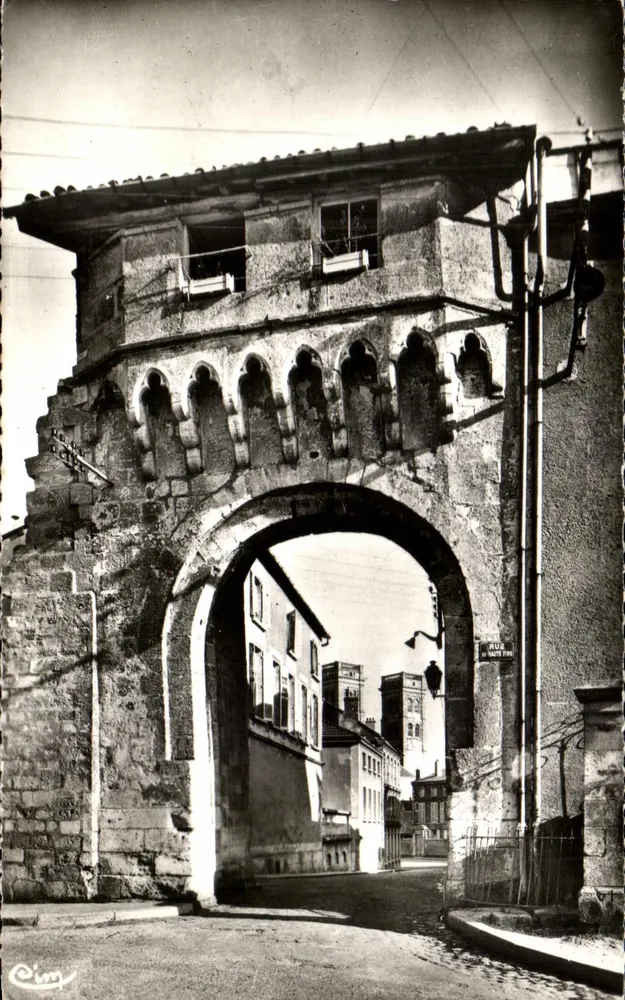 Verdun — Porta Chatel e Catedral — Cim - Frente