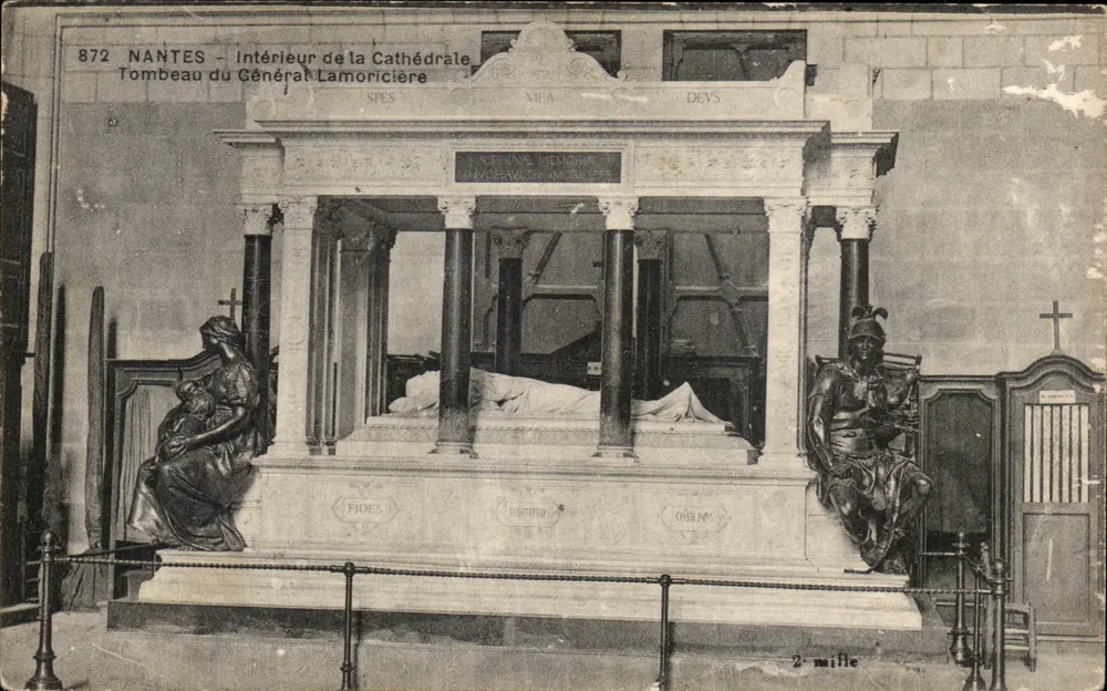 NANTES — Intérieur de la Cathédrale — Tombeau du Général Lamoricière - Vorderseite