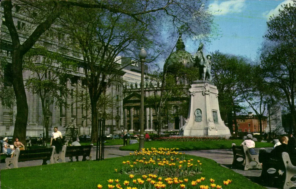 Place d'Youville — Monument aux Patriotes — Photo RON Mtl. n° 5721 - Vorderseite