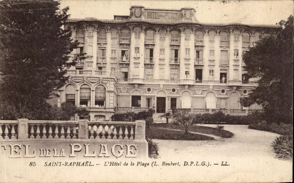 Saint-Raphaël — O Hotel de la Plage — L. Rouberi, D.P.L.G. - Frente