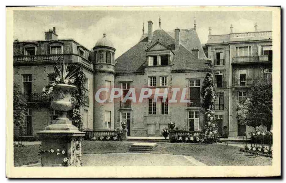 Château de Vichy — Pavillon de Sévigné — Atelier van Louis Pinson - Voorkant