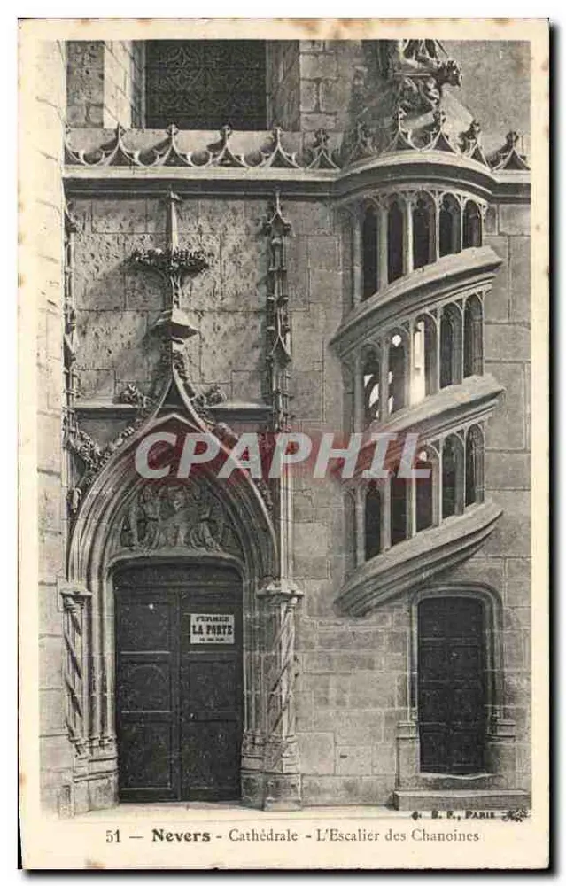 Nevers - Catedral - Las Escaleras de los Canónigos - Anverso