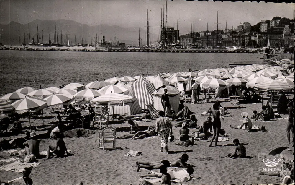 Cannes - Eine Strandbucht der Croisette — Éditions d'Art Munier - Vorderseite