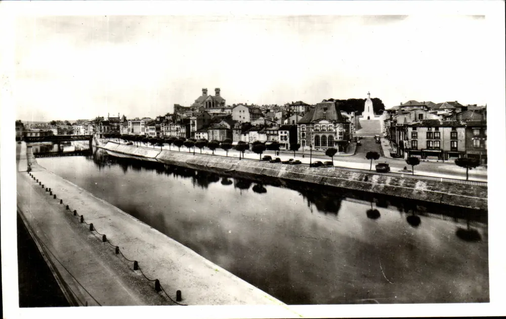 Verdun — Vista geral sobre a Meuse — Les Éditions Frémont - Frente