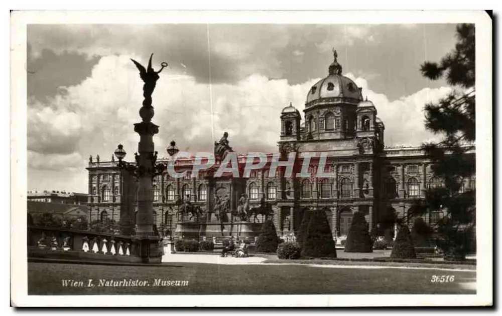 Vienna I. Museo di Storia Naturale — vista del palazzo e del giardino con fontana —36516 - Recto