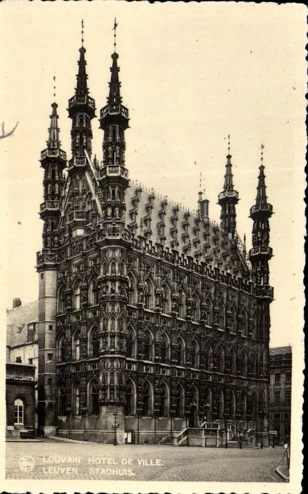 Hotel de Ville de Louvain — vista da fachada — editor J. E. S. (Bruxelas) - Frente