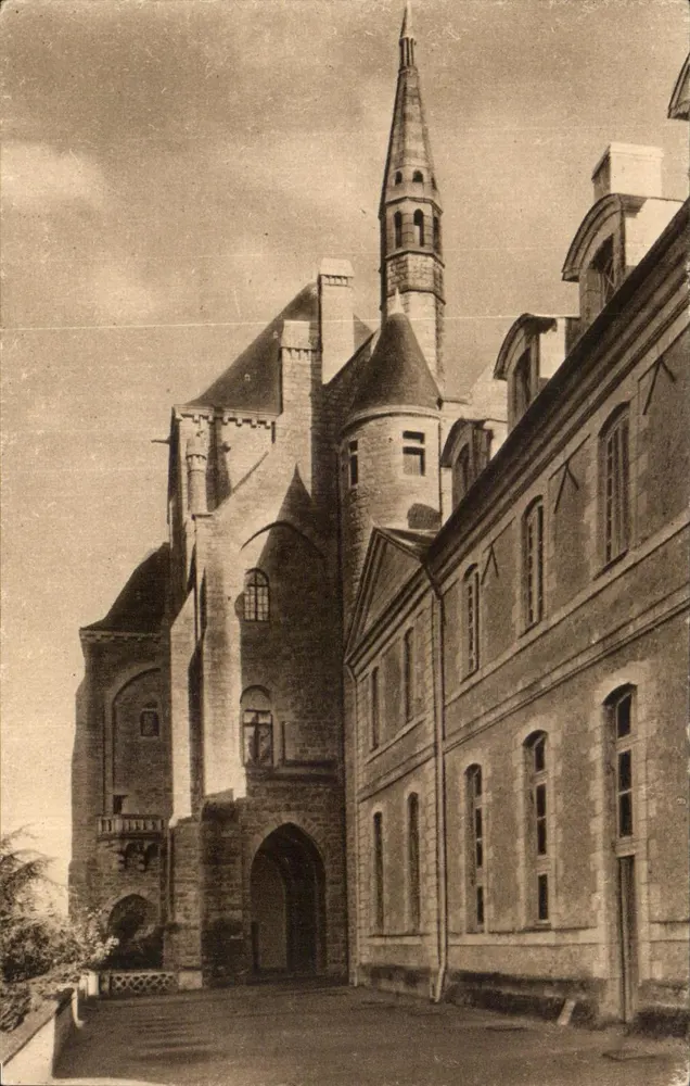 Solesmes — A Terrasse da Abadia Saint-Pierre — Edição dos Amigos de Solesmes - Frente