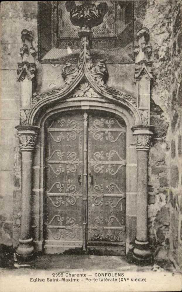 Kirche Saint-Maxime — Seitenportal (15. Jahrhundert) — CONFOLENS, Charente - Vorderseite