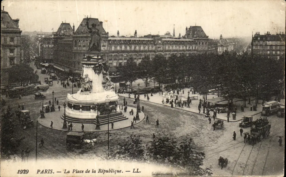 Paris — A Praça da República — LL. — 1929 - Frente