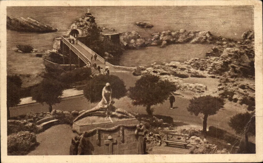 Biarritz — Denkmal für die Toten und der Felsen der Jungfrau — C° des Arts Photographiques - Vorderseite