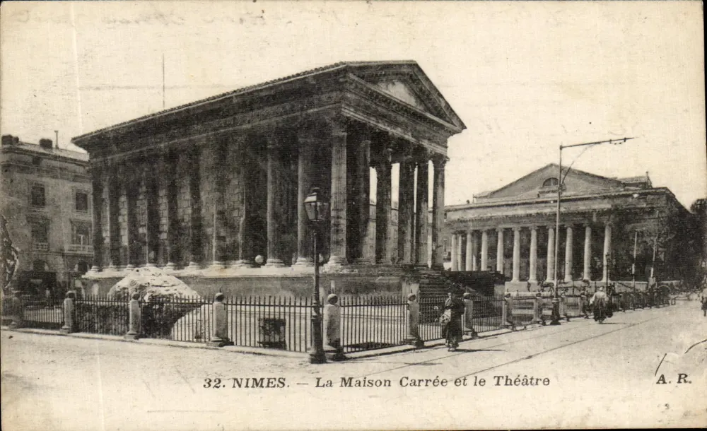Nîmes — Die Maison Carrée und das Theater — A.R. n°32 - Vorderseite