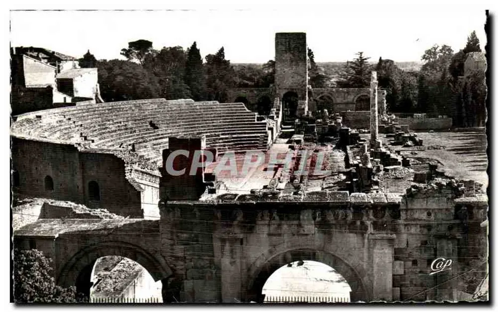Arles — O Teatro Antigo — editor: Real-Photo-Cie des Arts Photomécaniques, n° 952 - Frente