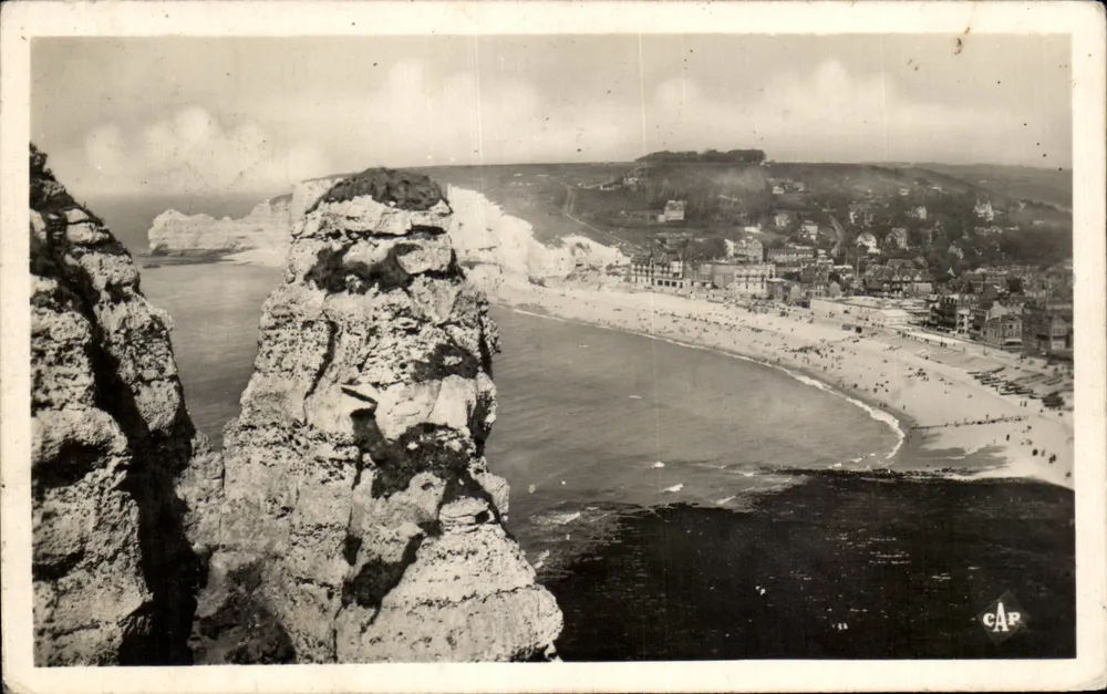 Etretat — Allgemeiner Blick auf den Strand - Die Klippen — C.A.P. (50) - Vorderseite