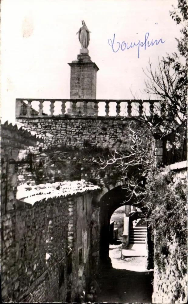 Bouypshin — Estátua da Virgem sobre um ponte de pedra — Cliché Gardiol, Forcalquier - Frente