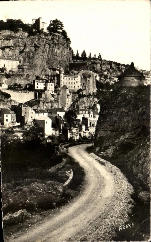 Rocamadour (Lot) — vista da estrada de Cahors — ARGRA - Frente