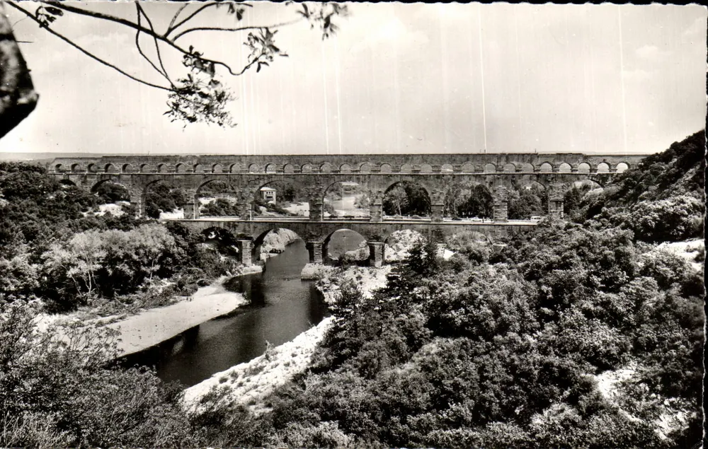 Ponte do Gard — Aqueduto romano — Éditions des Frères Lumière, Lyon, n° 820.378 - Frente
