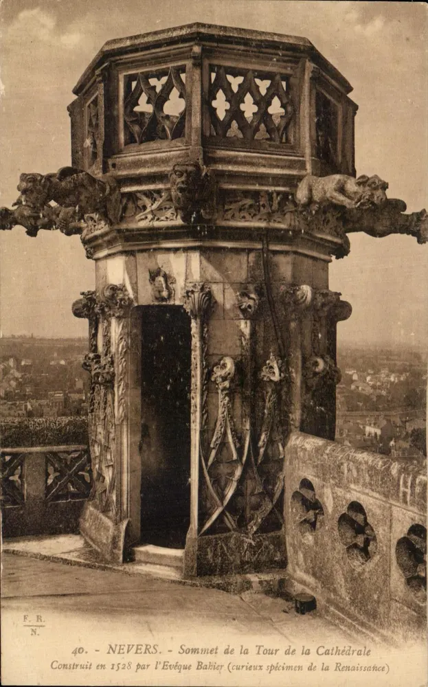 Nevers - Gipfel der Kathedralentürme — Errichtet 1528 durch Bischof Baliéer (merkwürdiges Beispiel der Renaissance) - Vorderseite