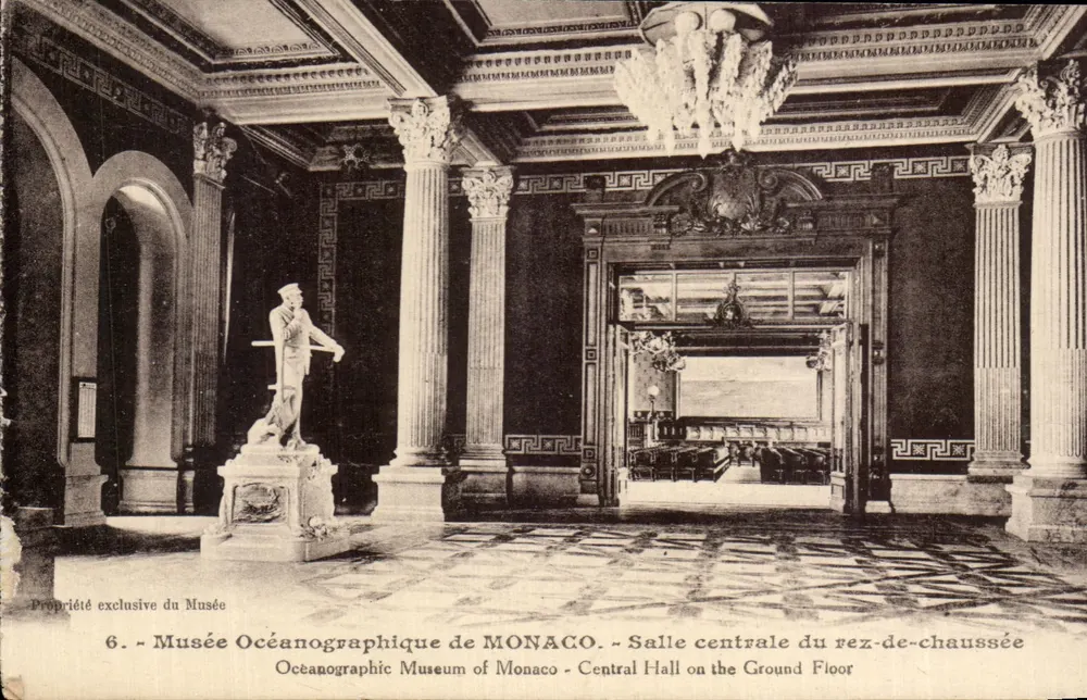 Ozeanografisches Museum von Monaco — Zentrales Zimmer im Erdgeschoss — Fotografiebetrieb GILETTA, Nice - Vorderseite