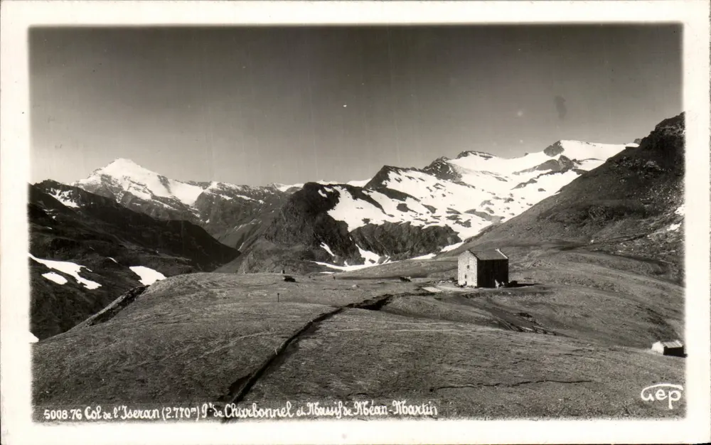 Col de l'Iseran (2.770 m) — vista panorâmica com cabana — A. Mourlier, La Tranchepitidré - Frente