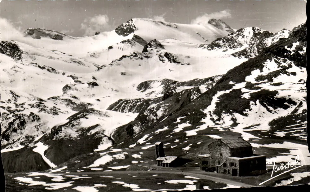 Le Col de l'Iséran — Der höchste Pass Europas — Hotel de l'Iséran, P. Rond Inhaber - Vorderseite