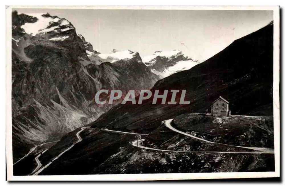 इसेरान के रास्ता (सैवोय) — कैंटोनियर के घर और चोटियों और घुमावदार रास्ते की दृश्य - आगे