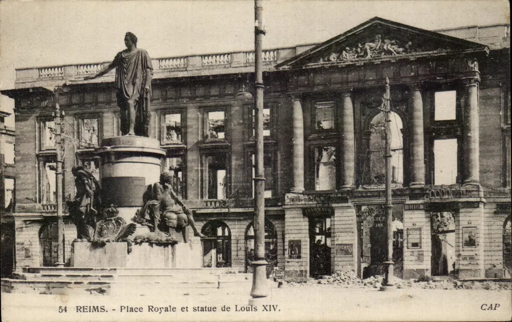 Reims - Place Royale und Statue von Ludwig XIV — Antike Ansichtskarte, n°54 - Vorderseite