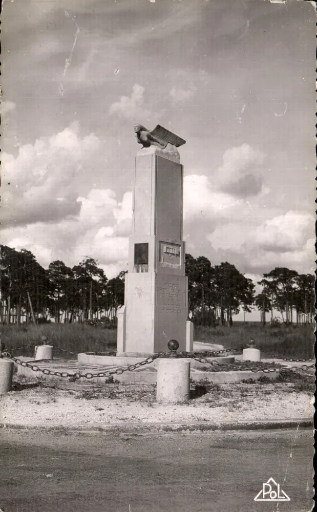 Mourmelon-le-Grand (Marne) — Gedenkmonument für den ersten Stadtflyer — Verlag POL - Vorderseite